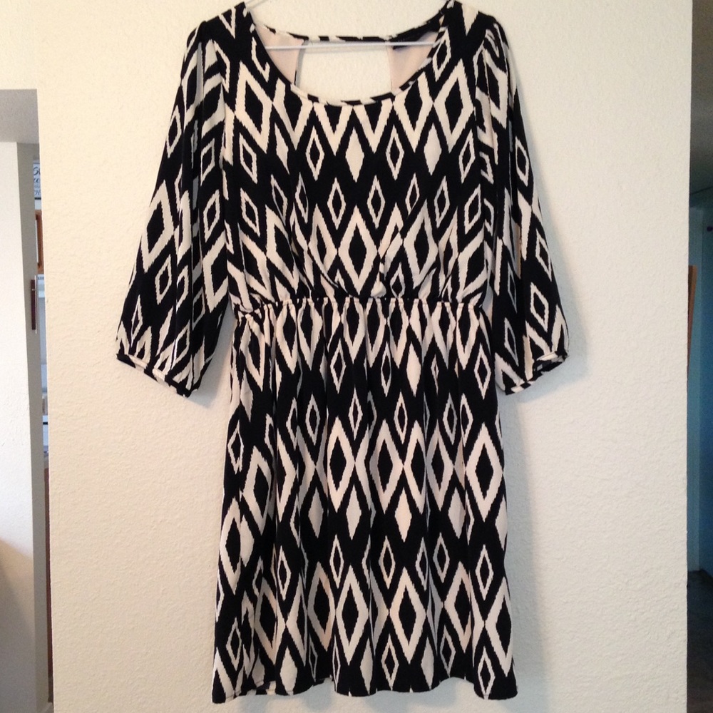 Peaches ń Cream black and cream oversized dress